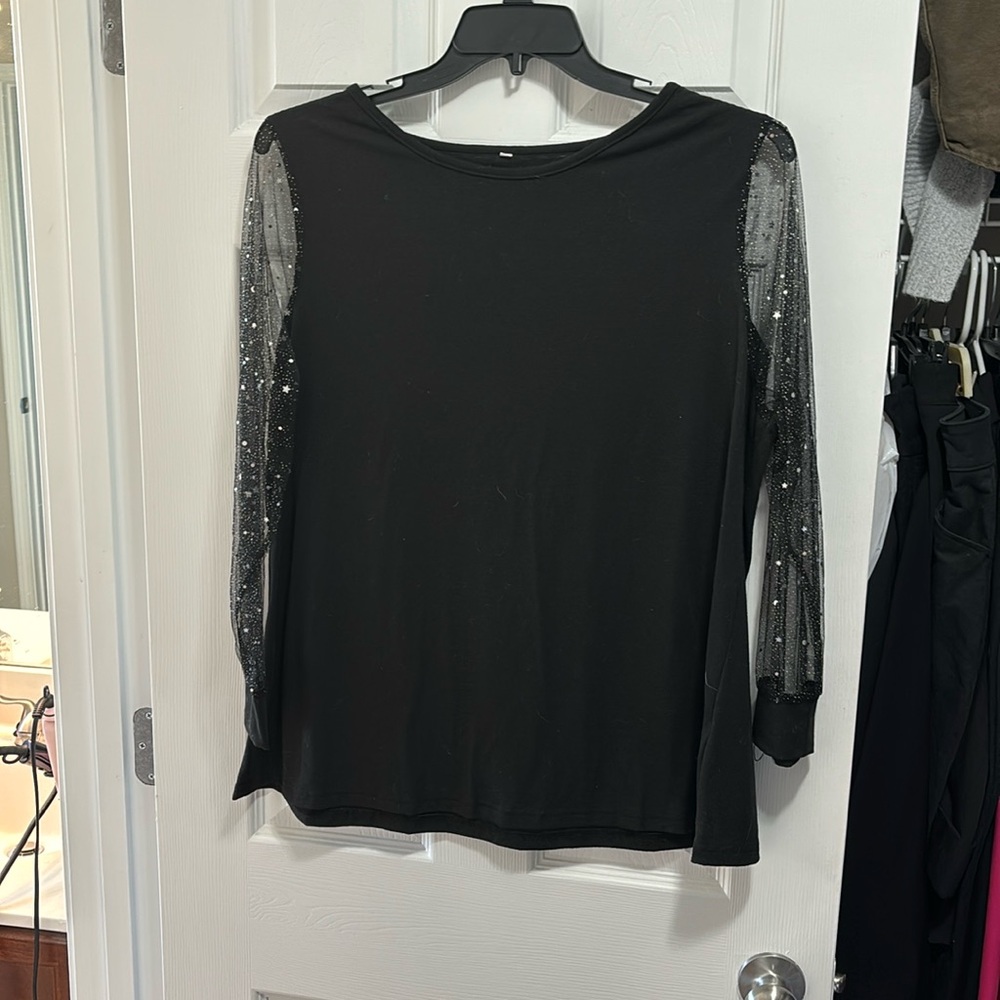 Black top size 2 XL lightweight used